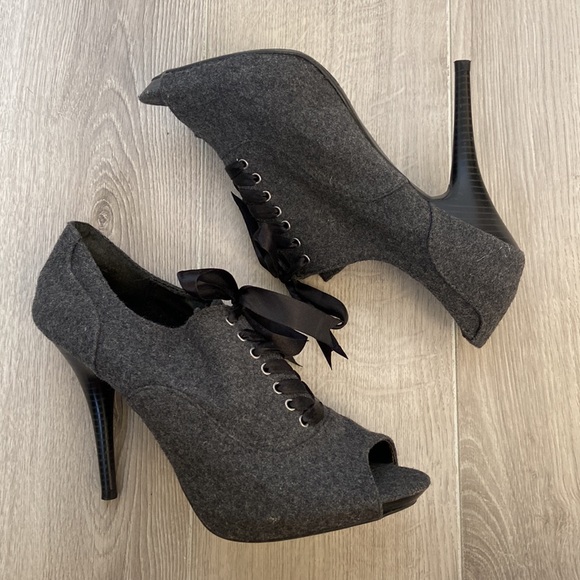 LC Lauren Conrad heels - Picture 2 of 3